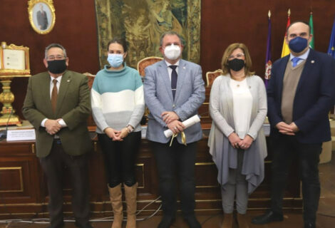 Nombramiento de Cofrade de Honor al catedrático de la Universidad de Córdoba Rafael Moreno Rojas